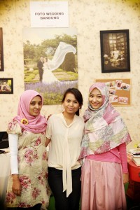 Ada eman blogger yang datang berkunjung seneng deeh.. Thanks yaa temen