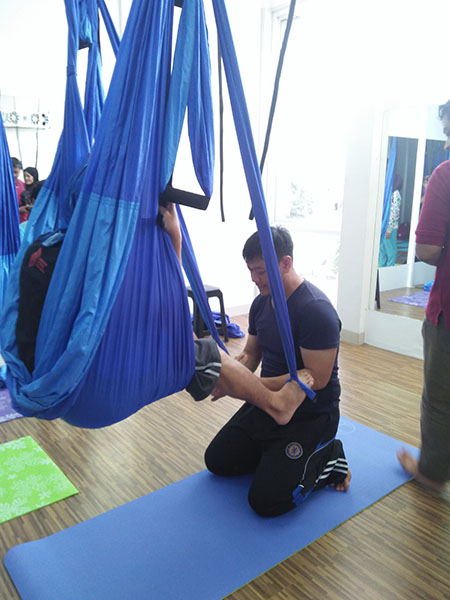 studio aerial yoga di bandung 