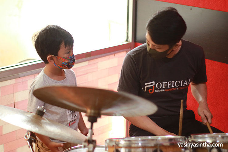 belajar drum anak, les drum anak bandung, sekolah musik anak 