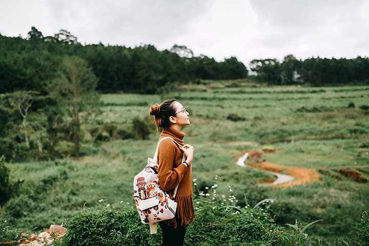 memilih tas traveling