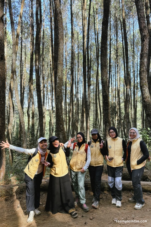 blogger yang mengikuti kegiatan travel bersama Eiger women